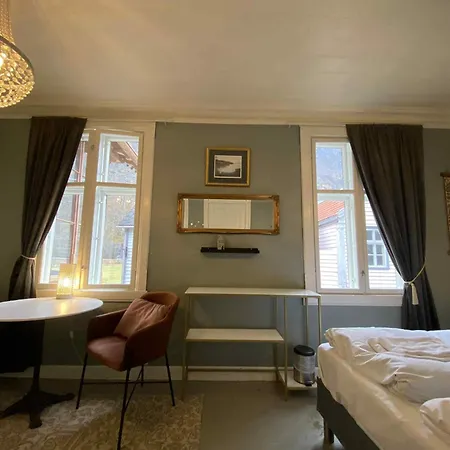 Laerdalsoren Motor Hotell Lærdalsøyri