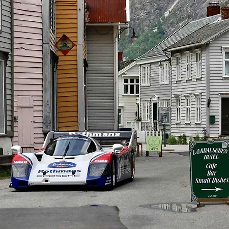 Laerdalsoren Motor * Lærdalsøyri