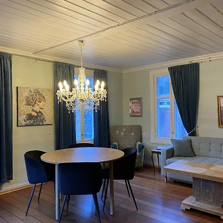 Laerdalsoren Motor Hotel *