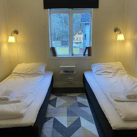 Laerdalsoren Motor * Lærdalsøyri