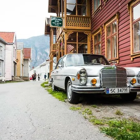 Hotel Laerdalsoren Motor Lærdalsøyri
