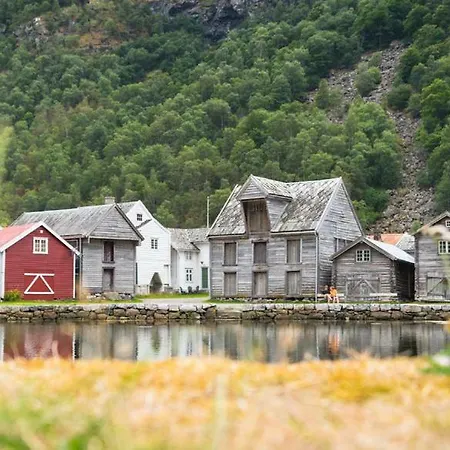 Laerdalsoren Motor Hotel *